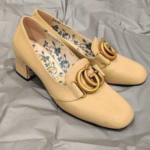 GUCCI double G logo patent leather pumps - Neutral